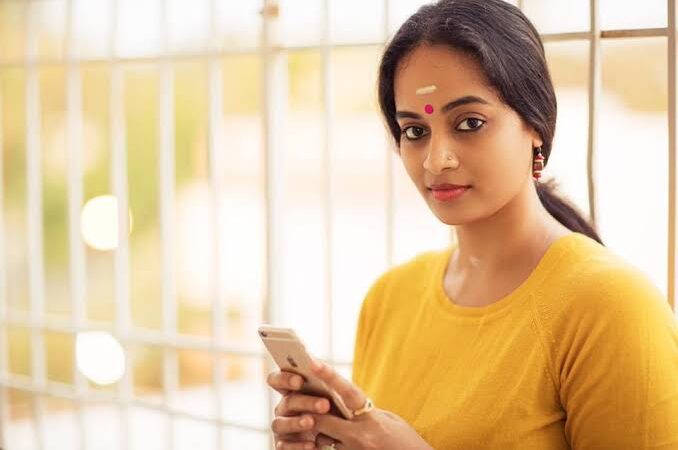 நடிகை சுஜா வருணியை வாழ்த்திய பிரபலங்கள்