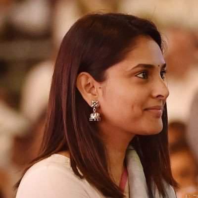 பெண் நிதியமைச்சருக்கு பிரபல நடிகை பாராட்டு
