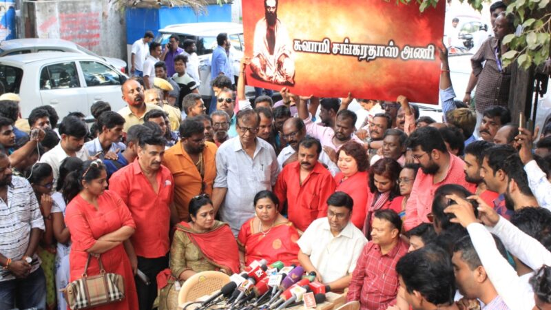 தென்னிந்திய நடிகர் சங்க தேர்தலில் களமிறங்கும் கே.பாக்யராஜ் அவர்களின் தலைமையில் இந்த அணிக்கு சுவாமி சங்கரதாஸ் அணி என்று பெயர் சூட்டப்பட்டது