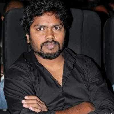 ராஜராஜ சோழன் குறித்து அவதூறாக பேசியதாக பிரபல இயக்குனர் மீது புகாா்.