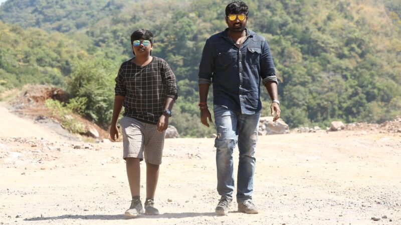 முதன் முறையாக விஜய்சேதுபதியுடன் அவரது  மகன் சூர்யாஇணைந்து நடித்துள்ள   “ சிந்துபாத் “
