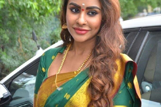 விரைவில் அரசியலுக்கு வரும் நடிகை ஸ்ரீரெட்டி