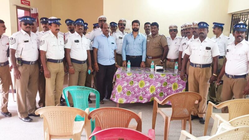 எழும்பூர் காவல் நிலையத்தில் பணிபுரியும் சுமார் 50 காவலர்களுக்கு கூலிங்கிளாஸ் – நடிகர் ஜெய்வந்த்