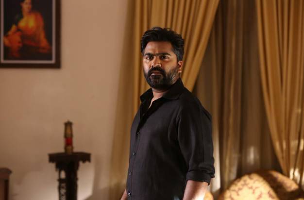 மாஸுக்கெல்லாம்  மாஸ்: இணையத்தை கலக்கிய எஸ் டி ஆர்!