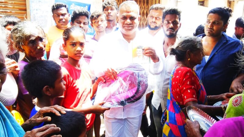 புதுச்சேரி விஜய் மக்கள் இயக்கத்தின்  நலத்திட்ட உதவிகள் !!    