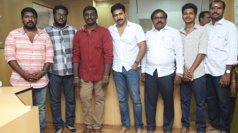 விஜய் ஆண்டனி நடிப்பில் செந்தூர் ஃபிலிம் இன்டர்நேஷனல் – T . D ராஜா தயாரிப்பில் ஆனந்த கிருஷ்ணன் இயக்கும் புதிய படத்தின் பூஜை நடைபெற்றது .