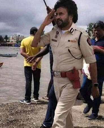 தார்பார் படத்தில் காவல்துறை உயர் அதிகாரியாக சூப்பர் ஸ்டார் ரஜினிகாந்த்