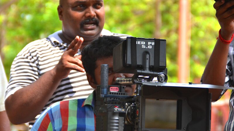மாயபிம்பம் – மகன் படம் எடுப்பதற்காக தங்கள் முழு சொத்தை விற்றுக் கொடுத்த பெற்றோர். 