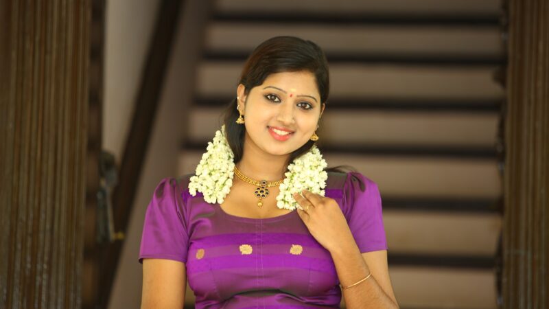 Ithu En Kaadhal Puthagam Movie Stills