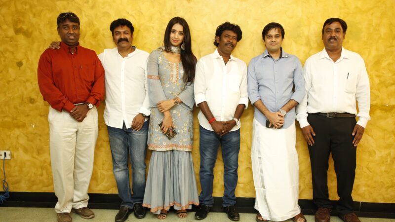 Super Talkies and Avatar Productions jointly produce Debut Director Mani Ram’s Fantasy-Comedy-Thriller starring Comedian Vijay TV fame  Ramar.  West Indian Cricket player Alvin Kalicharan inaugurates this movie Stills.