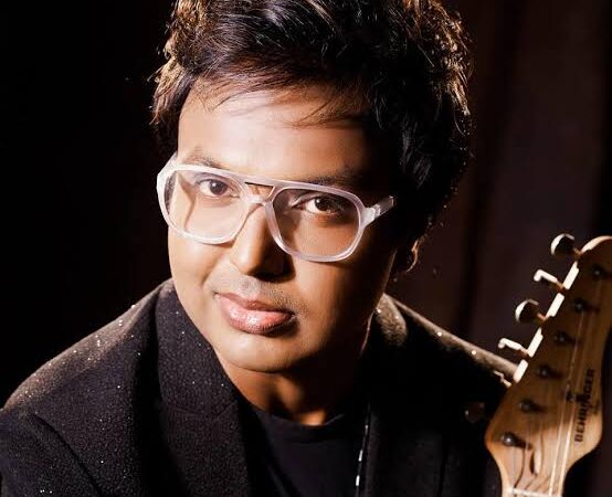 மாற்றுத்திறனாளி சிறுவனுக்கு பாட வாய்ப்பு அளித்த பிரபலம் இசையமைப்பாளர்