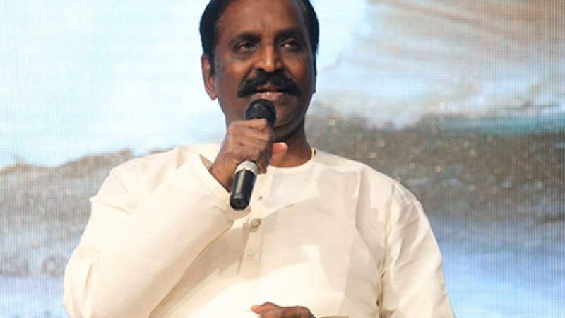 வேட்டி கட்டுவதை பிரதமர் மோடி தொடர வேண்டும்- கவிப்பேரரசு வைரமுத்து