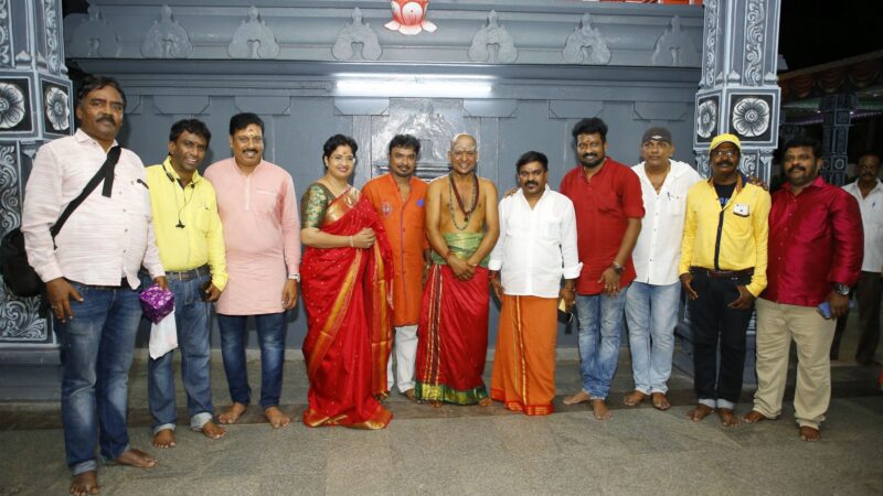 கோலவிழி’ சேகர் தயாரிப்பில், ஆடியோ மீடியா டி செல்வகுமார் இயக்கத்தில், சாய் கிஷோர் இசையில் ‘கோலவிழி பத்ரகாளி தாயே’ இசை ஆல்பம் வெளியிடப்பட்டுள்ளது.