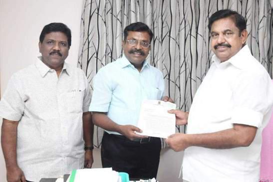 தமிழக முதல்வர் எடப்பாடி பழனிசாமியை சந்தித்தார் விடுதலை சிறுத்தைகள் கட்சி தலைவர் திருமாவளவன்*