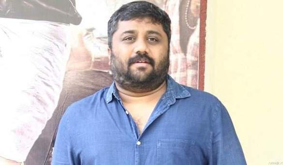 பிரபல திரைப்பட தயாரிப்பாளருக்கு நீதிமன்றம் பிடிவாரண்ட் பிறப்பித்துள்ளது ! *