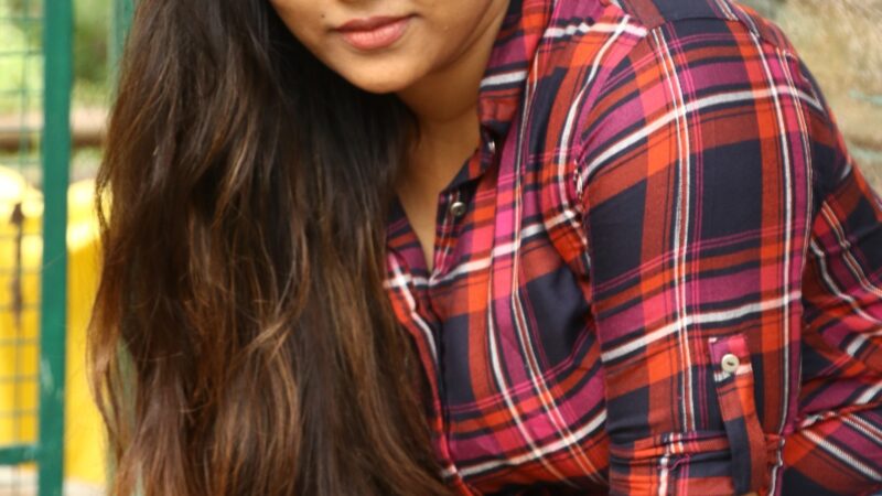 ACTRESS RIYA LATEST STILLS