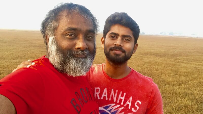 ஓவியம் மட்டுமல்ல மிரட்டுவதிலும் நான் கில்லாடி என்று நிரூபித்திருக்கிறார் ஓவியர் ஏ.பி.ஸ்ரீதர்