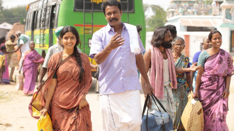 வெள்ளையானை படத்திலிருந்து முதல் பாடலான ” வெண்ணிலா ” பாடலை வெளியிட்ட தனுஷ் !
