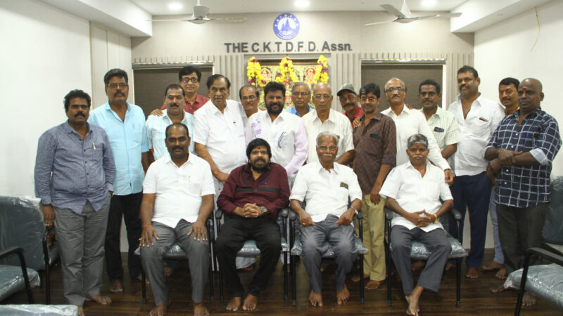 சென்னை காஞ்சிபுரம் திருவள்ளூர் மாவட்ட திரைப்பட விநியோகஸ்தர் சங்கத்தின் பதவியேற்பு விழா – டி.ராஜேந்தர் தலைவர்
