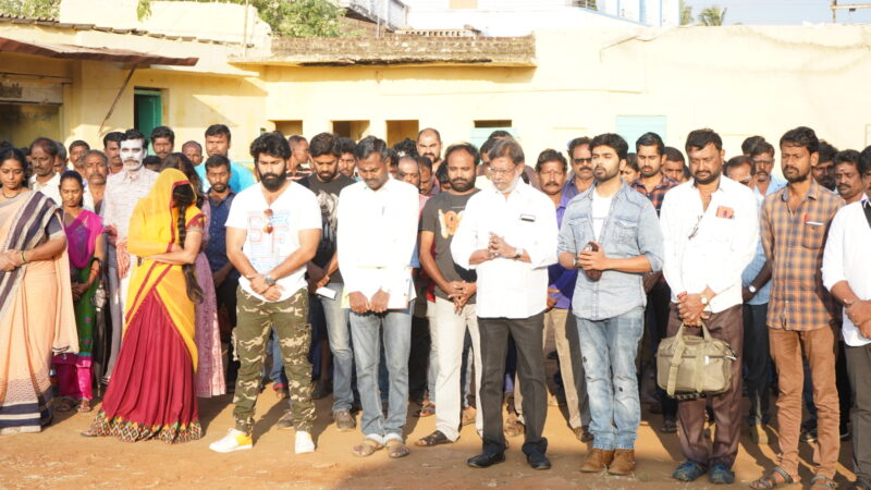 இந்தியன்2 படப்பிடிப்பில் ஏற்பட்ட விபத்தில் உயிரிழந்தவர்களுக்காக மௌன அஞ்சலி செலுத்திய மயாத்திரை படக்குழு !