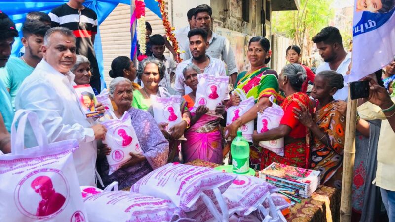 புதுச்சேரி மாநில தலைமை தளபதி விஜய் மக்கள் இயக்கம் சார்பாக  நலத்திட்ட உதவிகள் !