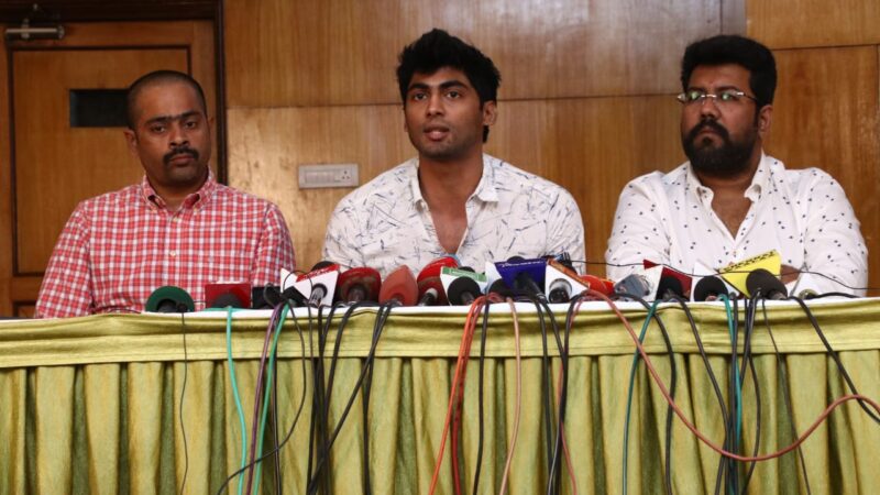 சனம் ஷெட்டி எனக்கு ஆரம்பகாலத்தில் சினிமாவில் நடிப்பதற்கு நிறைய உதவி புரிந்து இருக்கிறார்; அவர் மீது எந்த வழக்கும் தொடர மாட்டேன் – தர்ஷன்
