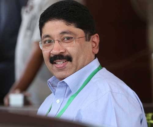 மக்கள் பிரச்னை அதிகம் இருக்க ரஜினிகாந்த் நடிகர் விஜய்யை பற்றி மக்களவையில் பேசிய தயாநிதி மாறன்