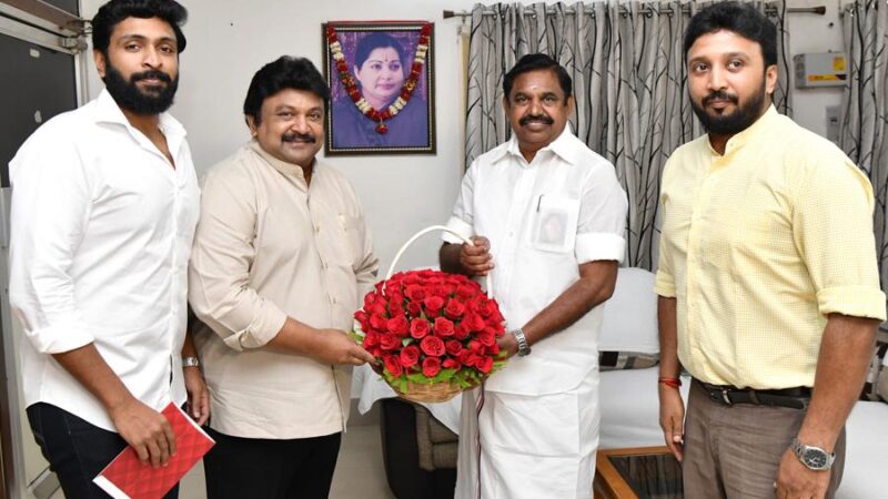 நடிகர் பிரபு அவர்கள் தமிழக முதல்வர் திரு எடப்பாடி பழனிசாமி அவர்களை நேரில் சந்தித்து அழைப்பிதழ் வழங்கினார்.