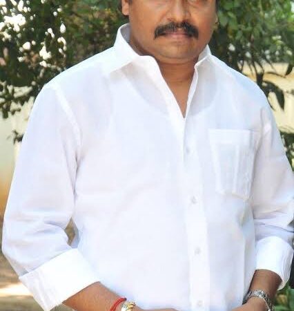 முதலமைச்சர் பொது நிவாரண நிதிக்கு, ரூபாய் 2 லட்சம் நிதி வழங்கியிருக்கிறார். தயாரிப்பாளர் J.S.K.சதிஷ்குமார்.