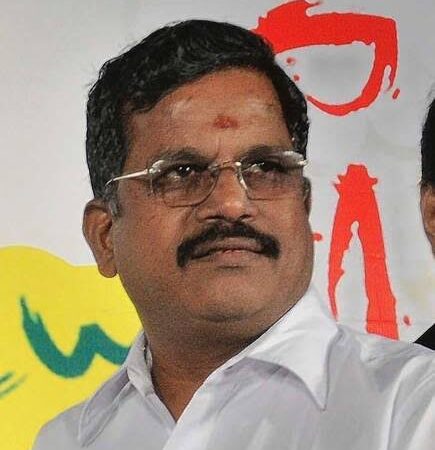 தமிழ் திரைப்பட தயாரிப்பாளர்கள் சங்கத் தேர்தலில் கலைப்புலி எஸ் தாணுவின் 3வது அணியாக களம் இறங்குகிறார்கள்.