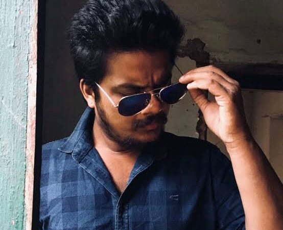 அரசியல் கட்சிகளின் மிரட்டல்களுக்கு பிறகு இணையத்தில் வெளியான இந்த பைலட் பிலிம் “மூடர்”