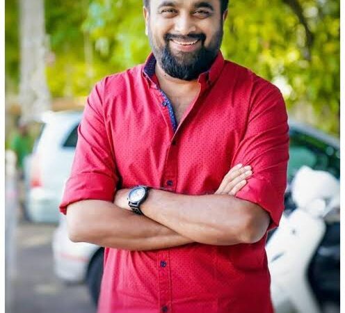 காவல்துறை அதிகாரிகளுடன் சோர்ந்து மதுரையில் ஒரு நாள் வாலண்டியராக பணியாற்றி இருக்கிறார் பிரபல நடிகர் இயக்குனர்.!