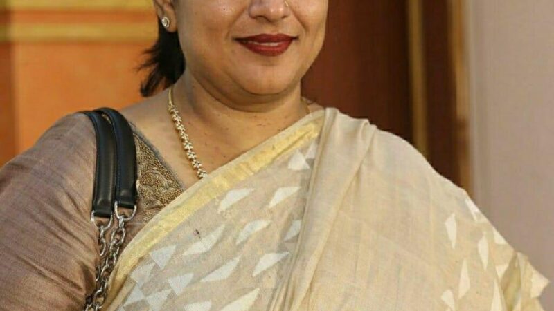 அதிவேகமாகப் பரவி வரும் கொரோனா பெருந்தொற்றை கட்டுப்படுத்த போராடிக்கொண்டிருக்கும் நிலையில் சில கோரிக்கைகளை முன்வைக்கிறார் நடிகை ஸ்ரீப்ரியா.
