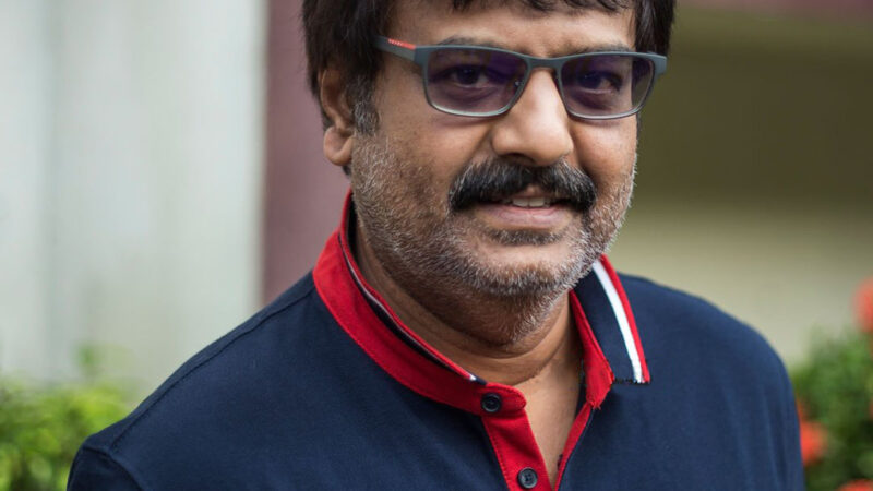 ஊரடங்கு முற்றிலும் தளர்த்தப்பட்ட பின் பொதுத்தேர்வு வைத்துக்கொள்ளலாமே தமிழக அரசுக்கு நடிகர் விவேக் வேண்டுகோள்.