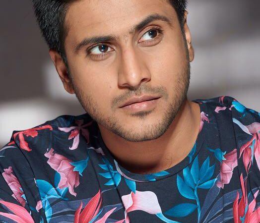 Aryan Shyam the great grandson of mr v Krishnaswamy who is the founder of Indian bank, garlanding the statue on the occasion of the birth anniversary of mr v Krishnaswamy.