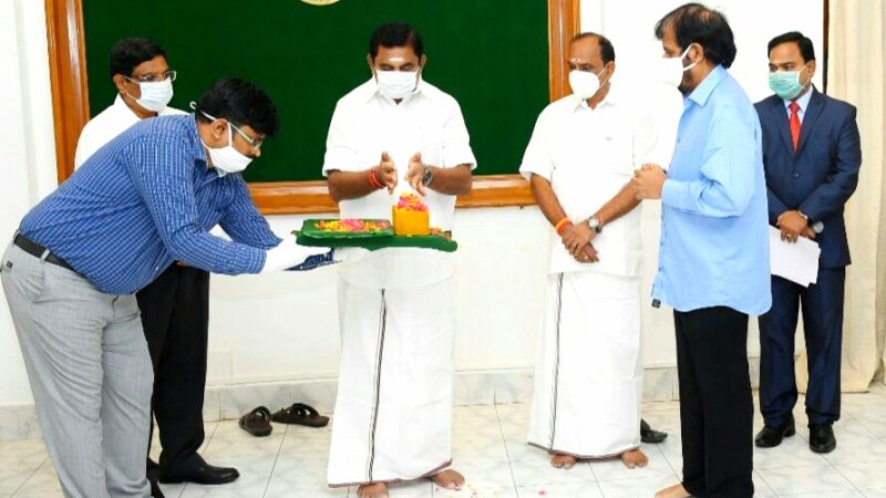 பெப்சி திரைப்பட தொழிலாளர்களுக்கு முதல் கட்டமாக 1000 குடியிருப்பு : அடிக்கல் நாட்டினார் தமிழக முதல்வர் எடப்பாடி பழனிச்சாமி.