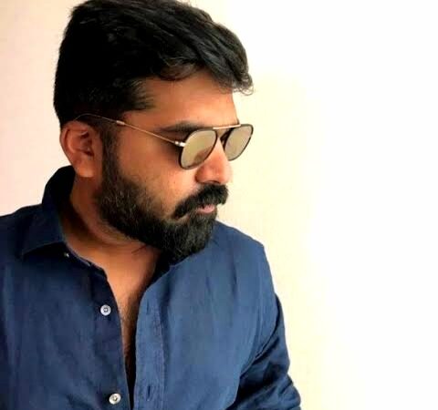 நண்பர்கள் தினத்திற்கு சிம்புவின் குரலில் அதிரடியான ஆல்பம் பாடல்.