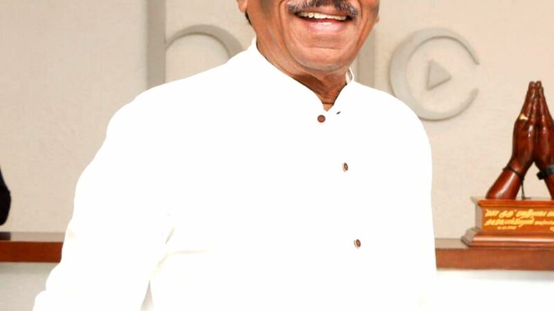 அடுத்தவரைத் தூற்றிப், பழித்து அதில் கோட்டை கட்டாதீர்களம்மா நடிகை மீரா மிதுன் இதுவரை பேசியதை இயக்குநர் இமயம் பாரதிராஜா வன்மையாகக் கண்டிக்கிறேன்.