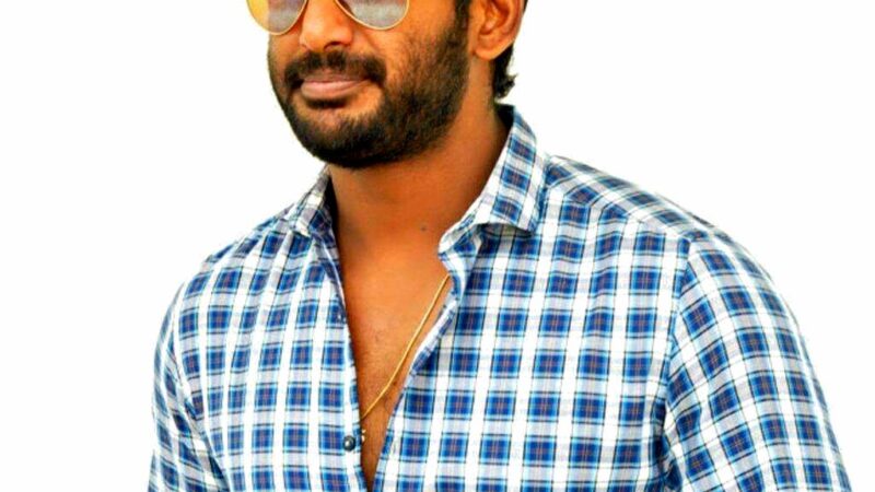 பொருளாதாரத்தில் பின்தங்கிய மக்களுக்கு அரிசி மற்றும் மளிகைப் பொருட்கள் வழங்கி மிக எளிமையான முறையில் தனது பிறந்தநாளை கொண்டாடினார் நடிகர் விஷால்!