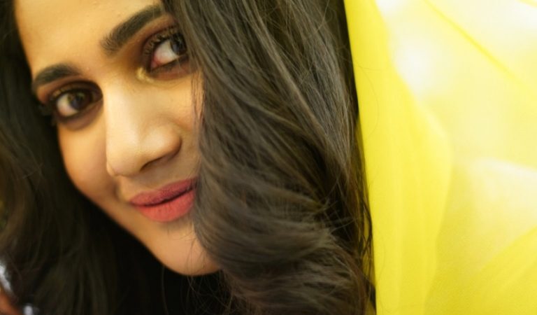 ஆக்சிஸ் பிலிம் ஃபேக்டரி தயாரிக்கும் திரைப்படத்தில் பிக்பாஸ் புகழ் நடிகை லாஸ்லியா நடிக்கிறார்.