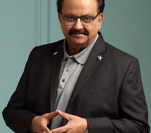 பிரபல பின்னணி பாடகர் எஸ்.பி.பாலசுப்ரமணியம் உடல் நலம் குறித்து அவரது மகன் எஸ்.பி.பி. சரண் விளக்கம் அளித்துள்ளார்.