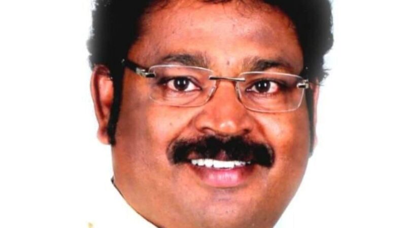 தே மு தி க தலைவர் விஜயகாந்த் அவர்கள் கொரோனா தொற்றிலிருந்து விரைவில் மீண்டு வந்து சமூக பணியாற்றிட இயற்கையையும் இறையையும் வேண்டுகிறேன். இயக்குநர் வ.கௌதமன்.