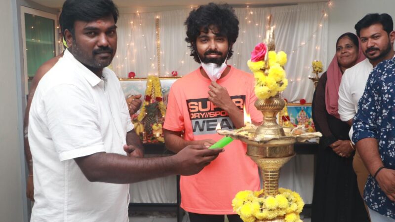 நவீரா சினிமாஸின் ‘புரொடக்‌ஷன் நம்பர் ஒன்’: ஜி.வி.பிரகாஷ் நாயகனாக ஒப்பந்தம்.