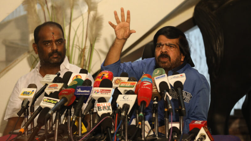 தமிழ் திரைப்பட தயாரிப்பாளர்கள் சங்க தேர்தலில் டி.ராஜேந்தர் தலைவர் பதவிக்கும் மன்னன் செயலாளர் பதவிக்கும் போட்டியிடுகின்றனர்