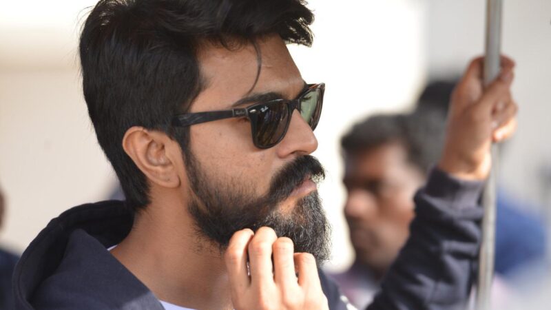 கொமாரம் பீமின் குரலாக, மெகா பவர் ஸ்டார் ராம் சரண் திரையில் கர்ஜிக்கிறார்.