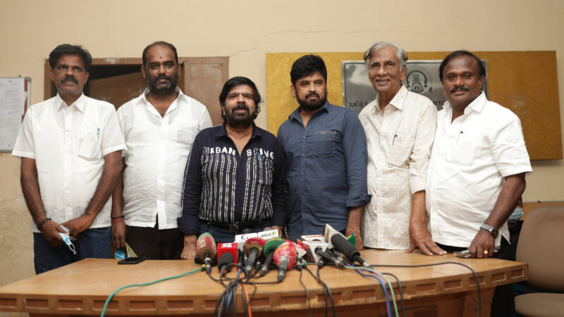தமிழ் திரைப்பட தயாரிப்பாளர்கள் சங்கத்தில் தலைவர் பதவிக்கு போட்டியிடும் திரு டி.ராஜேந்தர் அவர்கள் வேட்புமனு பரிசிலனை கூட்டத்திற்கு பின் பத்திரிக்கையாளர்களை சந்தித்தார்.