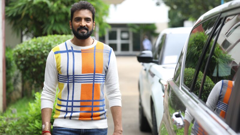 சரியான படம் எடுக்கவில்லையென்றால் யாராக இருந்தாலும் தொலைந்து விடுவார்கள் – நடிகர் சந்தானம்.