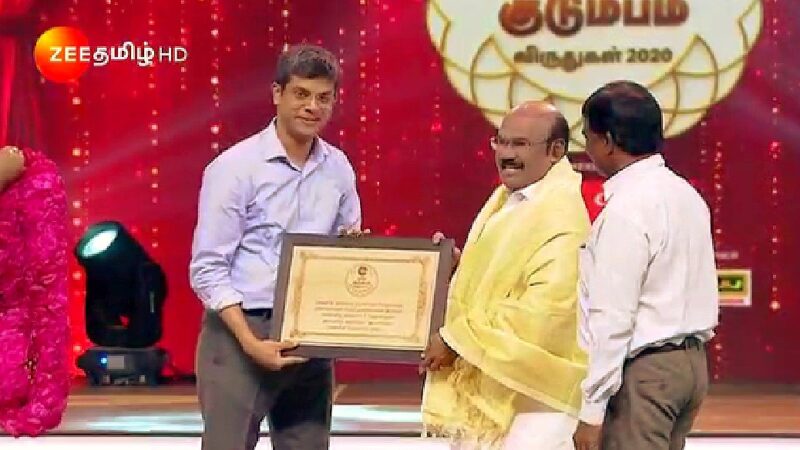 அமைச்சர் ஜெயக்குமார் அவர்களை கவுரவித்த ஜீ தமிழ் டிவி !
