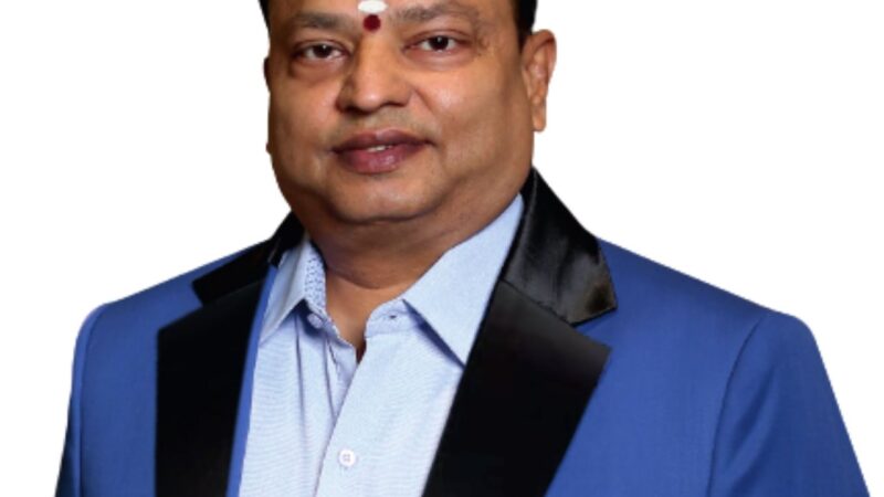 தென்னிந்திய நடிகர் சங்கத்தின் உறுப்பினர்கள் சுவாமி சங்கரதாஸ் அணி தலைவர் திரு ஐசரி கே.கணேஷ் அவர்களின் தீபாவளி பரிசு வழங்கினார்.