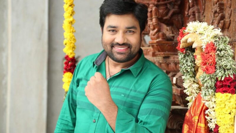 ரெதான் – தி சினிமா பீப்பிள் இந்தர்குமார் தயாரிப்பில் சிவா கதாநாயகனாக நடிக்க – காமெடியனாக யோகி பாபு நடிப்பில் முத்துக்குமரன் இயக்கத்தில் “சலூன்”